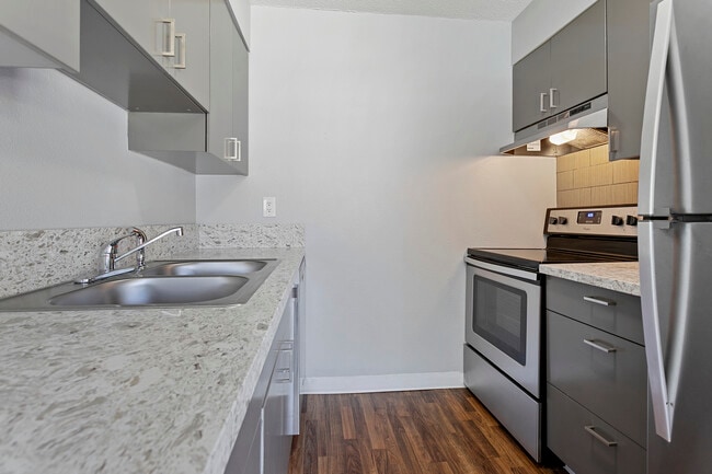Building Photo - Gateway Crossing Rental