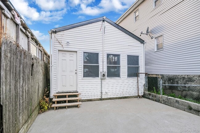 Photo - 224 Amber St