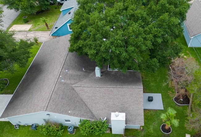 Photo - 307 Shirleen Dr