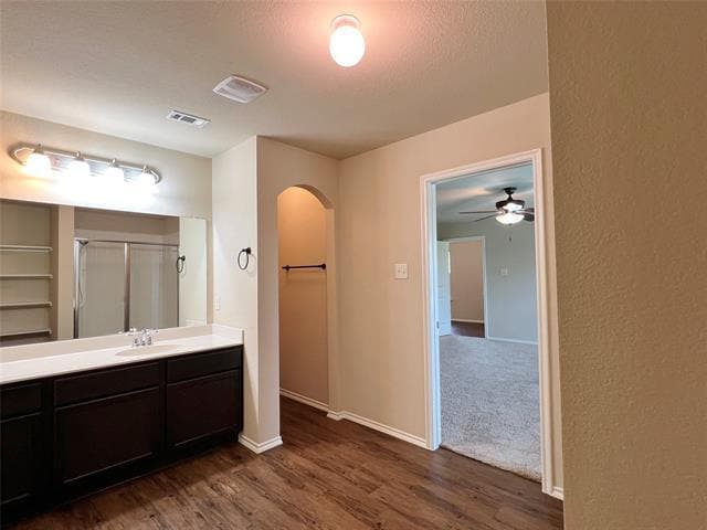 Photo - 222 Thoroughbred St