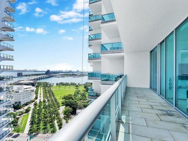 Building Photo - 900 Biscayne Blvd Rental