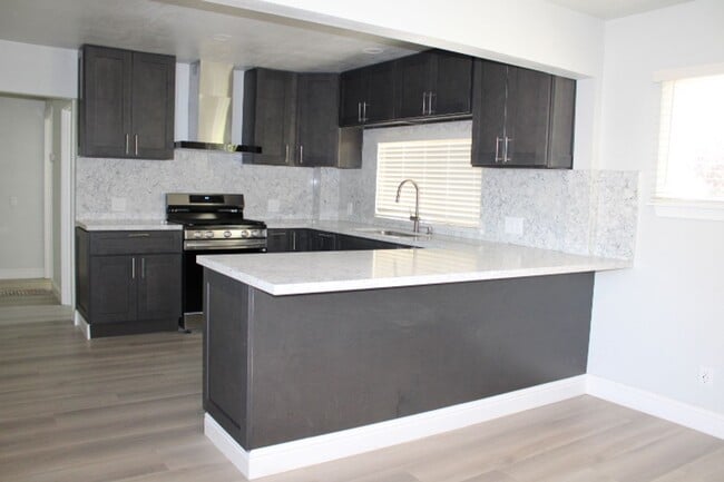 Photo - 2680 Appian Way