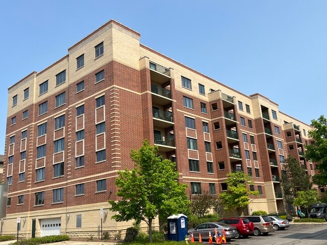 Building Photo - 11 S Wille St Unit 401 Rental