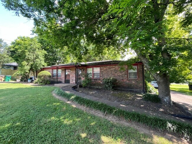 Building Photo - 1320 Coreland Dr Unit 1320 Coreland Dr  A Rental