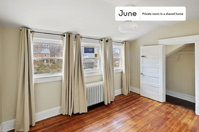 Photo - Room in Shared 5 bed/3 bath home Unidad D