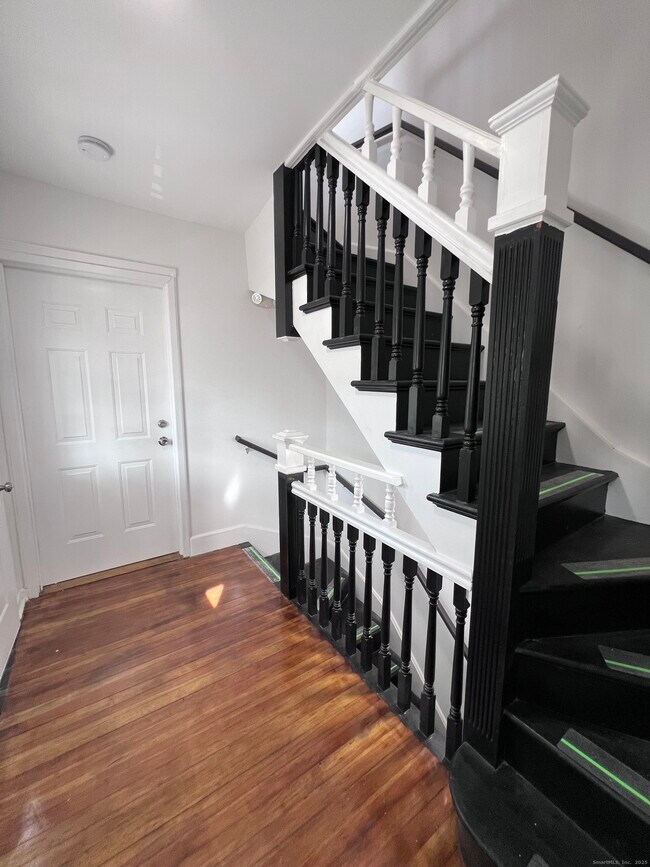 36 Vermont St Unidad 2 Floor