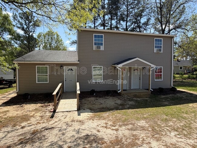 Building Photo - 1129 E Grand Ave