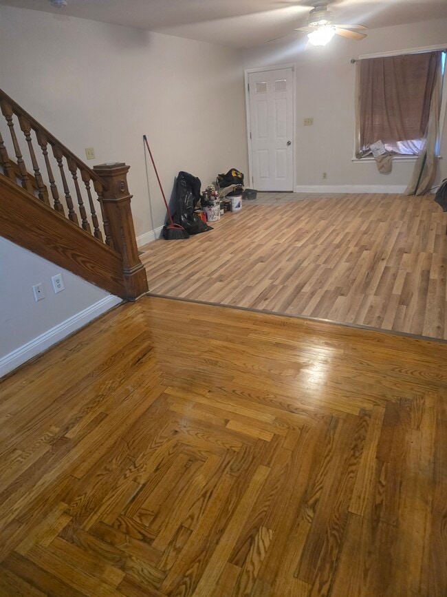 Photo - 521 W Greenleaf St