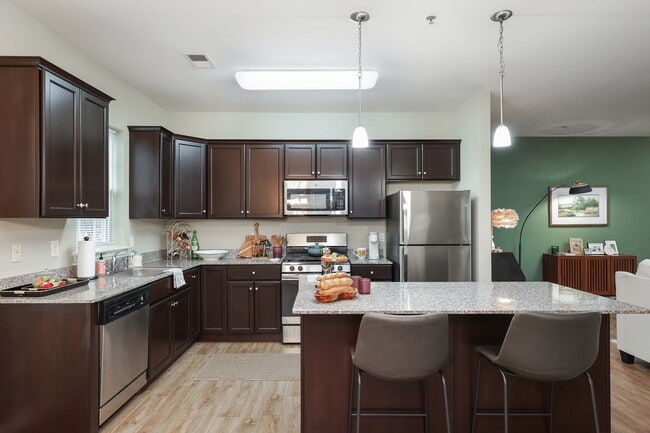 Building Photo - Greene 750 at Bear Tavern (NEW)