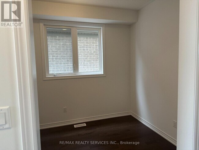 Photo - 136 Thicketwood Ave