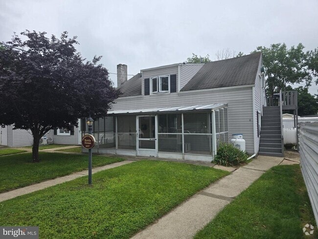 Building Photo - 1937 Bristol Pike Rental