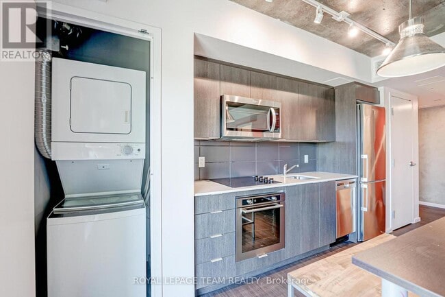 Photo - 105 Champagne Ave S Unit 703