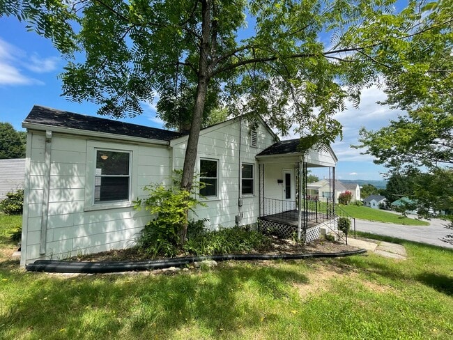 Photo - Radford 2 Br/1 Ba, Available Jan. 2nd