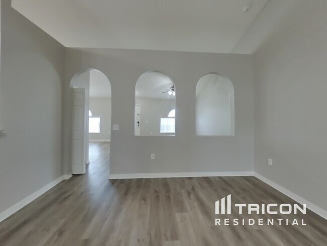 Photo - 2232 Nettlebrook St N