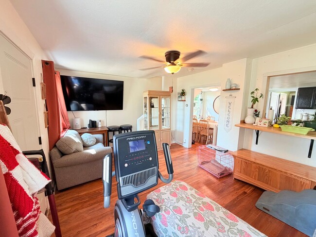 Photo - 1715 3rd Ave S