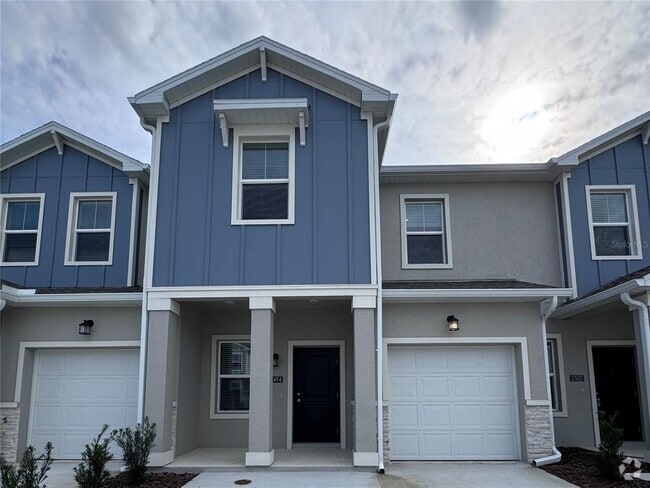 Building Photo - 2494 Skyline Lp Rental