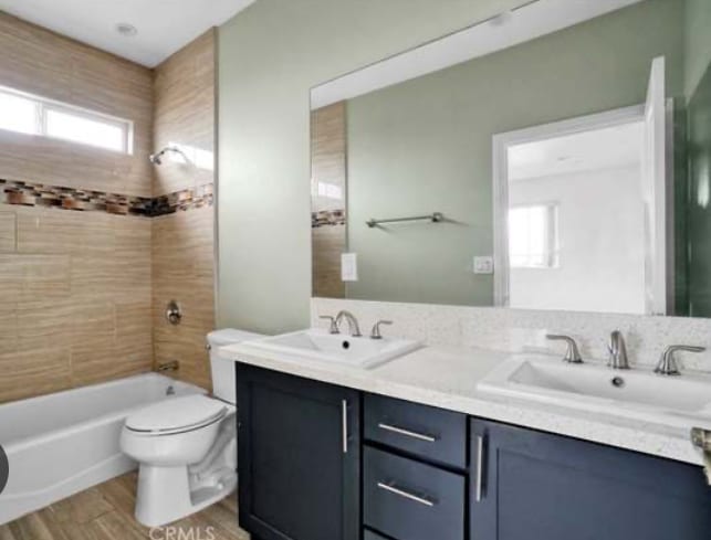 Para él y para ella - 11031 Burin Ave