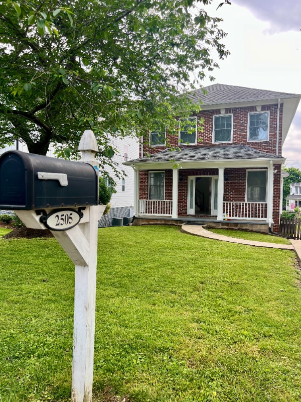 Photo - 2505 Fowler St