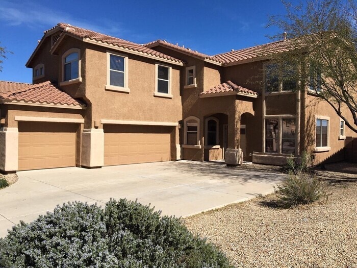 A beautiful two-story five bedroom, 2.5 ... - A   beautiful two-story five bedroom, 2.5 ... House