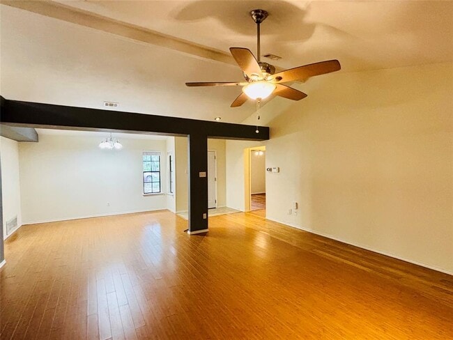 13007 Amarillo Ave