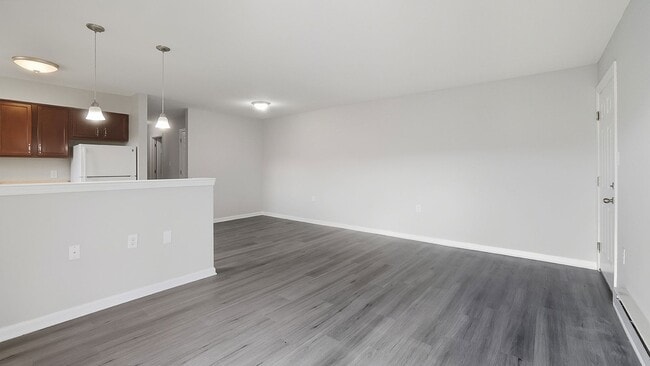 Photo - Waters Edge Apartments