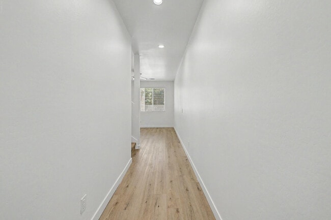 Photo - 136 W Latona Rd