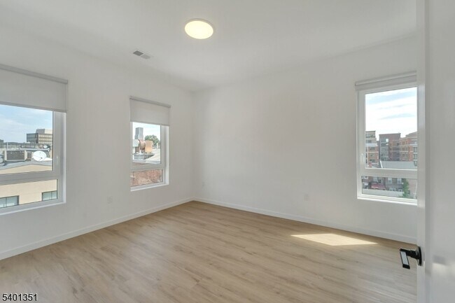 Photo - 22 Schuyler Pl Unit 201