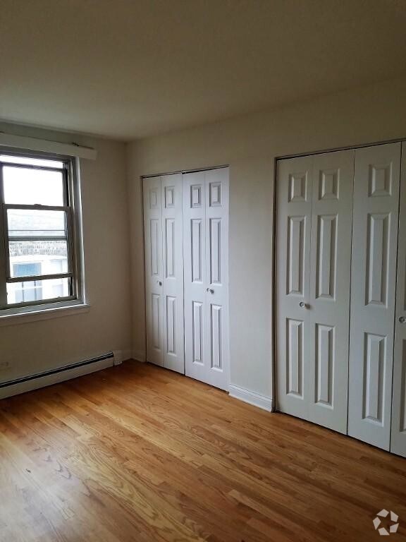Building Photo - 0 bedroom in Chicago IL 60657 Unit 209 Rental