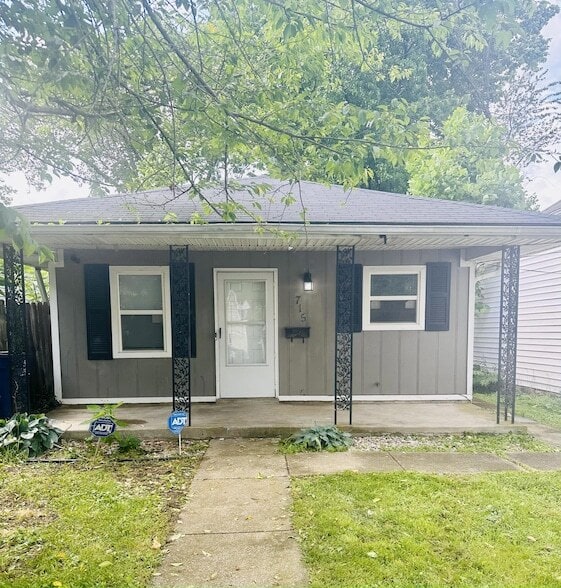 Photo - 715 Dakota St House
