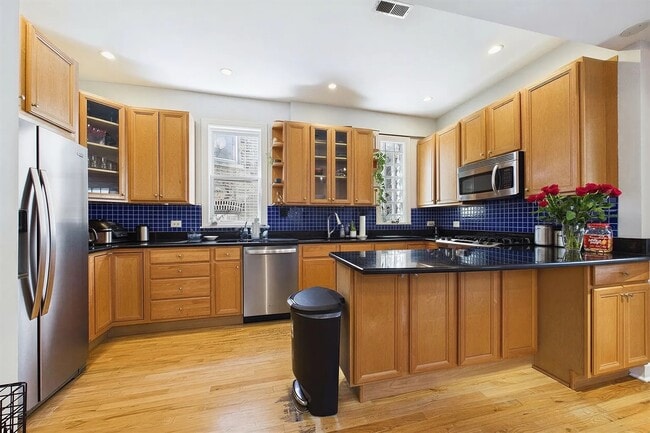 Kitchen - 2330 W Palmer St Unit #2