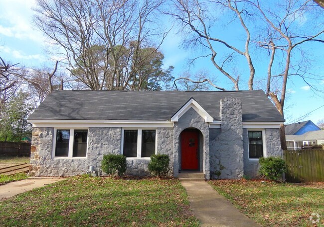 Building Photo - Stunning 3 Bedroom, 2 Bath House in Tyler!