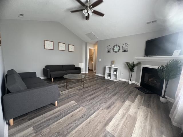 Photo - 2503 East St
