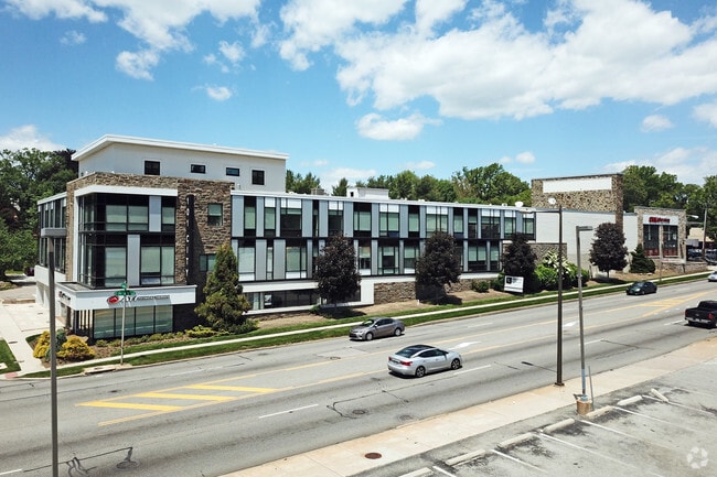 Primary Photo - 101 City Apartments Unit 1