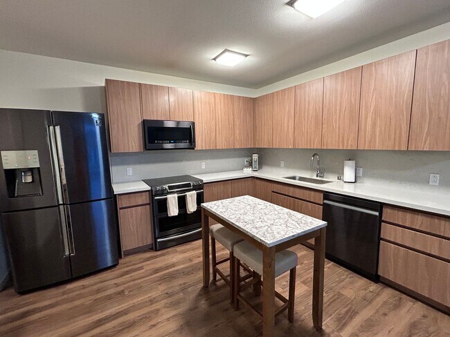 Photo - Penthouse 1-bedroom with 2-Parking!