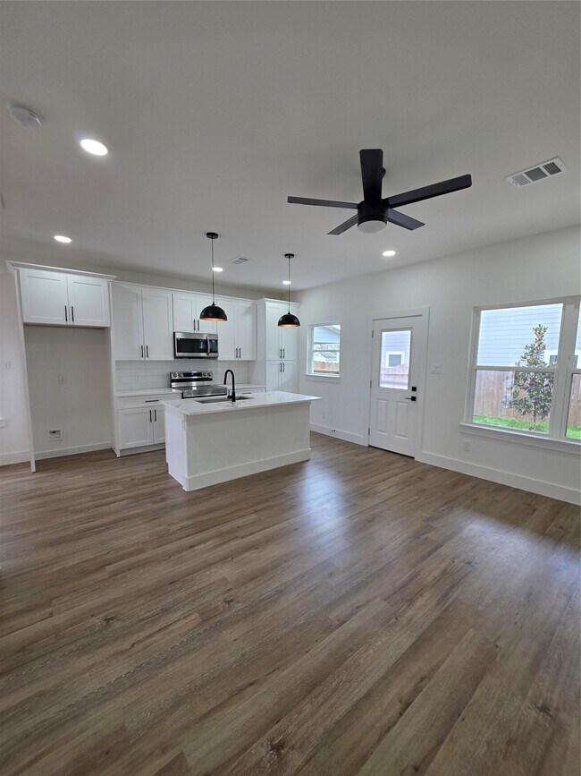 Photo - 1407 Odd Fellow St Unit A