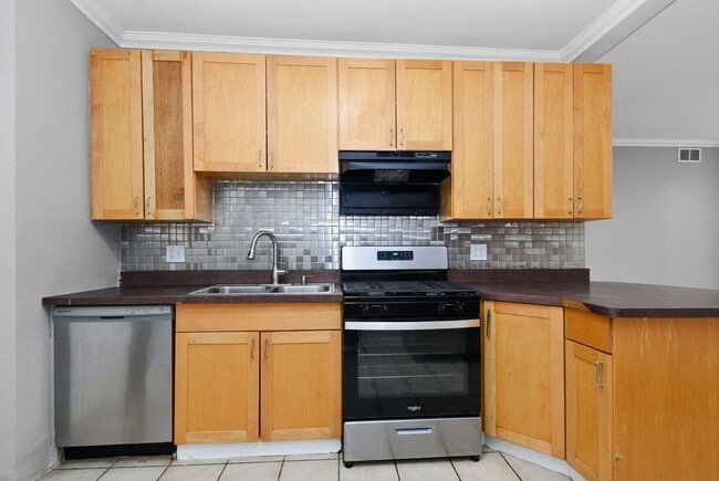 Photo - 7209 S Yates Blvd