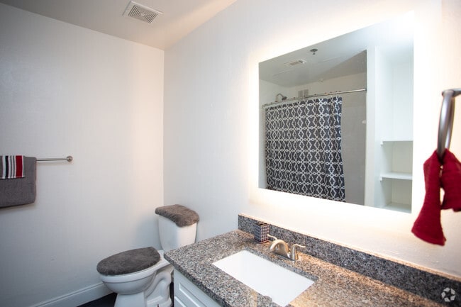 P5-B 2BDx1BA 933SF - Homes of Parker Commons