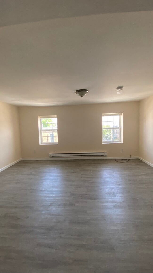Building Photo - 426 Morris St Unit 3 Rental