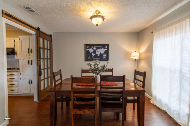 Photo - 5604 Greentree Ave