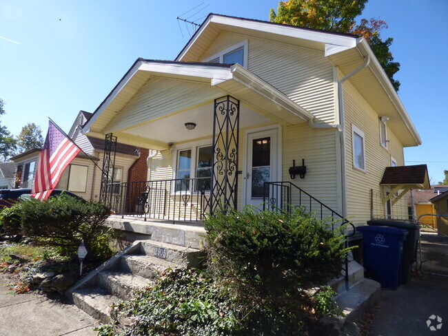 Building Photo - Adorable 2 BR Cape Cod Rental