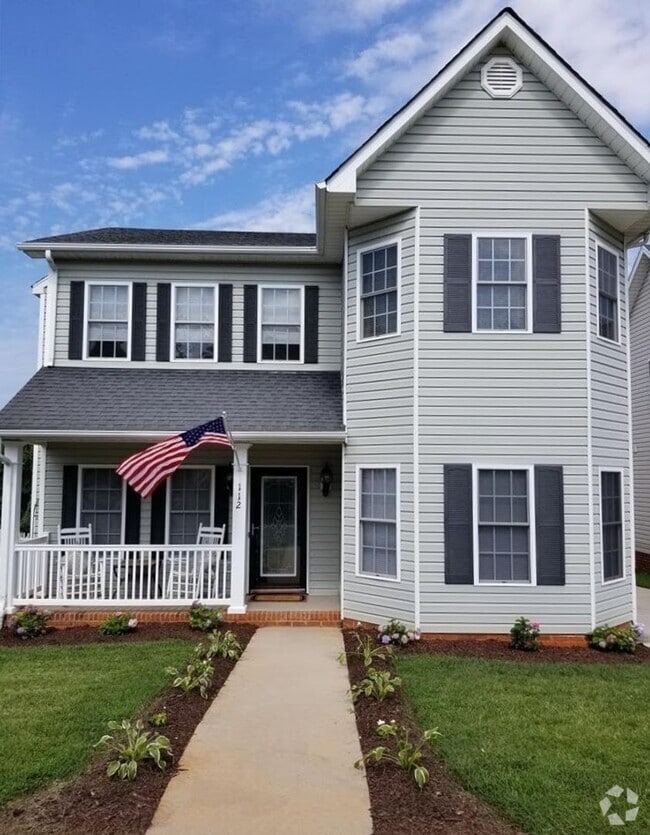 Building Photo - 4 Bedroom Home in Lynchburg