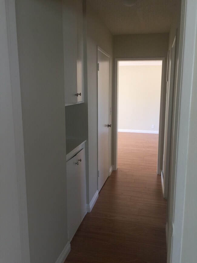 Photo - 5015 Kester Ave