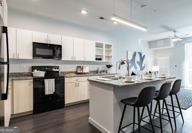 Building Photo - 750 Avondale Creek Dr. Unit 136