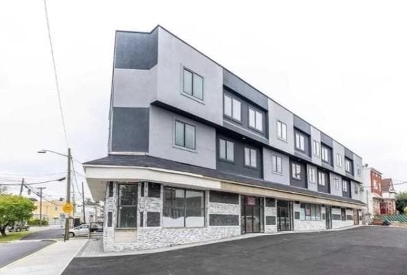 Building Photo - 44 Bergen Blvd Unit 9