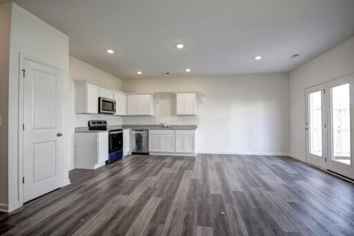 Photo - 311 Penn Sta Wy