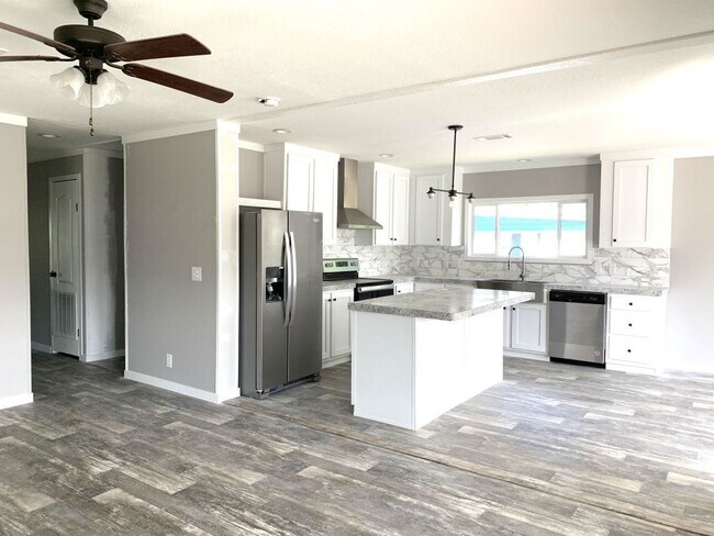 Photo - 147 Woodland Dr