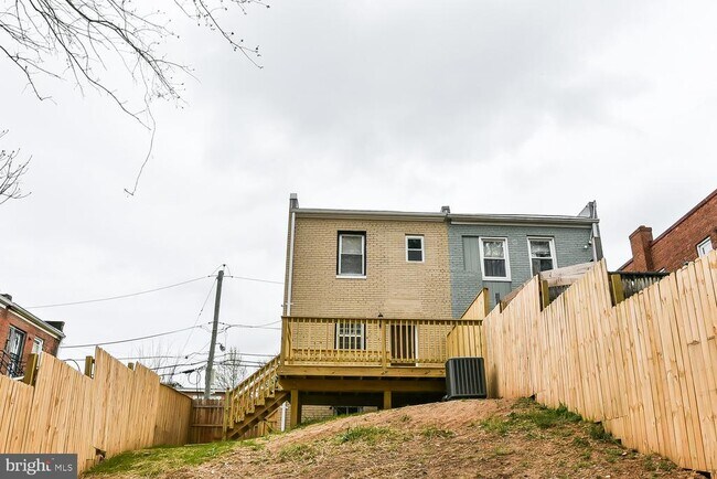 Photo - 707 Congress St SE