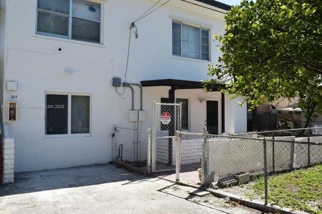 Building Photo - 755 NW 24th Ave Unit 757 Rental