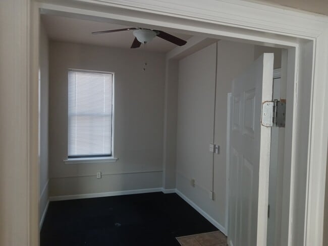 Photo - 229 W Steins St