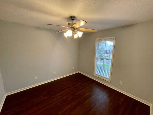 Photo - 3 bed 2 bath home in Brandon